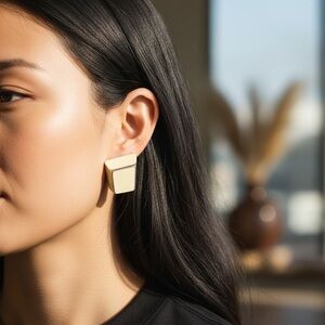 Vintage Cream Women's Clip-On Earrings